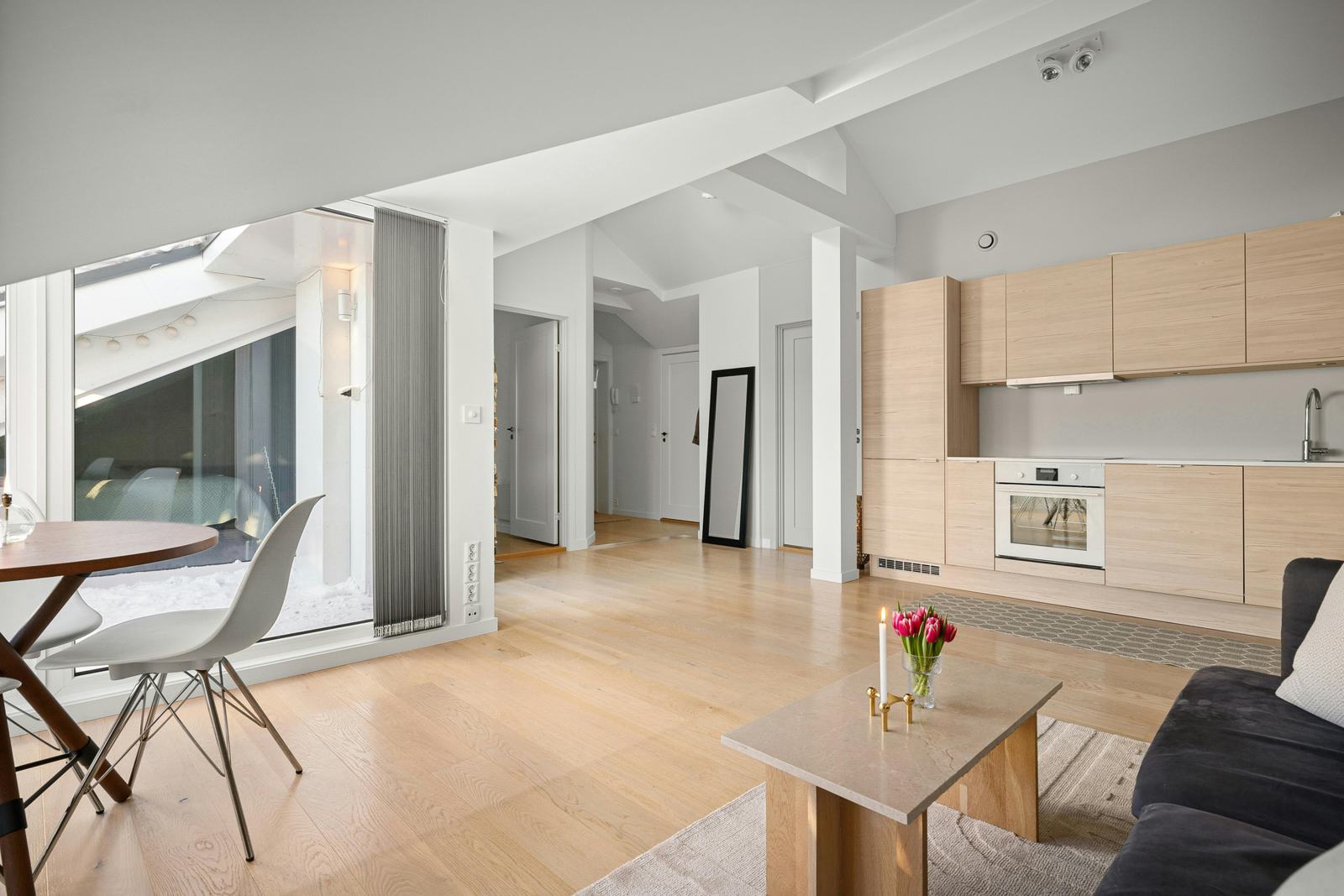 Open kitchen and hallway